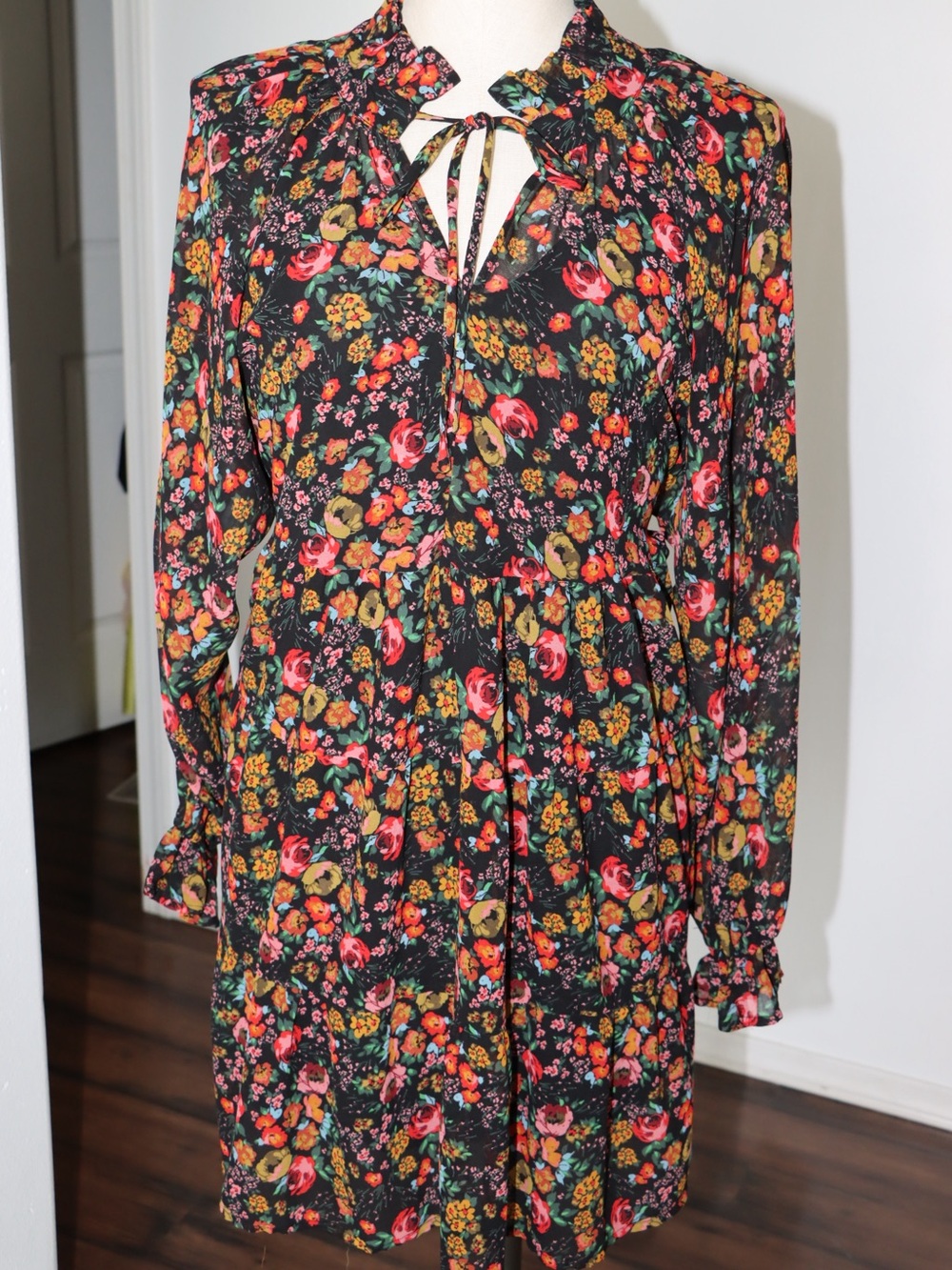 VICI Black Floral Tie-Front Long Sleeve Tunic